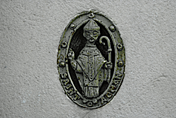 fontaines de France : Le m�daillon repr�sentant Saint-Aignan