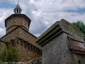 La Fontaine Place du Petit Mèze