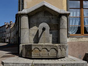 La Fontaine Place de la Collégiale