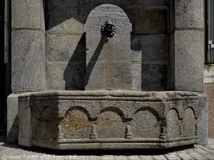 La Fontaine Place de la Collégiale