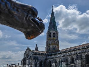 La Fontaine Place de la Collégiale