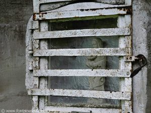 Statue de N-D dans sa niche