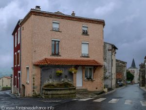 La Fontaine rue des Charnats