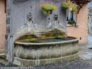 La Fontaine rue des Charnats