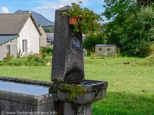 La Fontaine route de Bannières