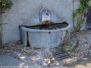 La Fontaine rue de la Fontaine