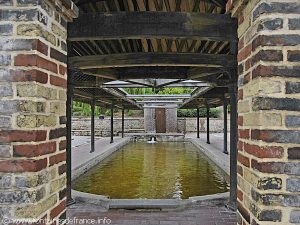 La Fontaine Lavoir Place Porte de Rouen