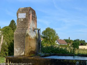 La Fontaine Route de Saint-Yorre