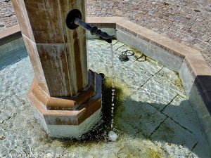 La Fontaine Place du Dr Veaux