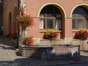 La Fontaine de la Vierge à l'Enfant