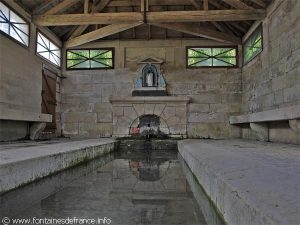 La Fontaine St-Pierre et son Lavoir