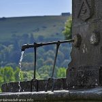 La Fontaine à l'entrée du Bourg