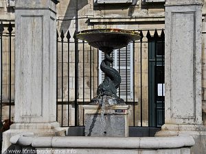 La Fontaine au Dauphin