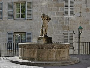 La Fontaine de la Place aux Fleurs