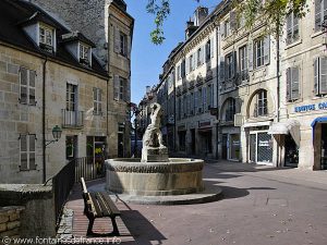 La Fontaine de la Place aux Fleurs