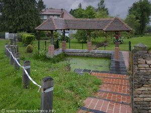La Fontaine-Lavoir Saint-Pierre