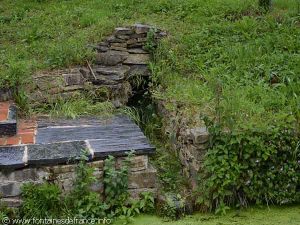 La Fontaine-Lavoir Saint-Pierre