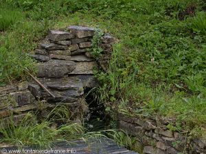 La Fontaine-Lavoir Saint-Pierre