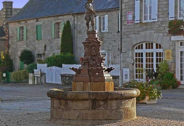 La Fontaine Place du Marcadial