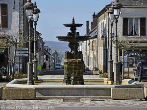 La Fontaine Place Henri IV