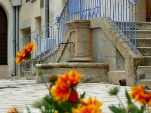 La Fontaine Place du Cloître