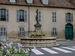 La Fontaine de la Nymphe à l'Amphore