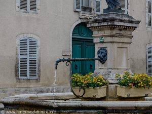 La Fontaine de la Nymphe à l'Amphore