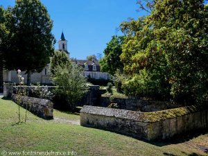 La Fontaine Lavoir du Bourg