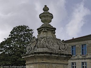 La Fontaine Place Charles De Gaulle