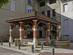 La Fontaine et le Lavoir rue du Maquis