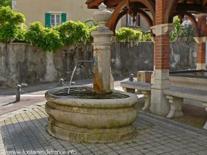 La Fontaine et le Lavoir rue du Maquis