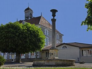 La Fontaine Place de la Mairie