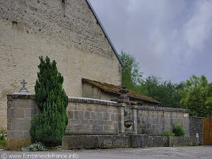 La Fontaine rue de la Vallée