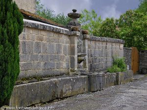 La Fontaine rue de la Vallée