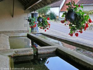La Fontaine Lavoir rue de la Gare