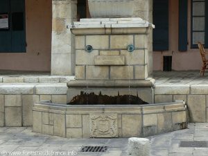 La Fontaine rue de Tourre