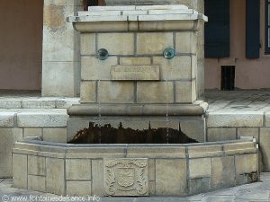 La Fontaine rue de Tourre