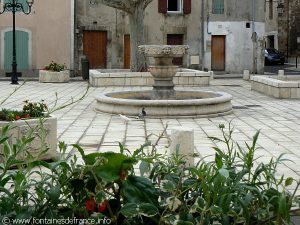La Fontaine Place du Chanoine Sautel