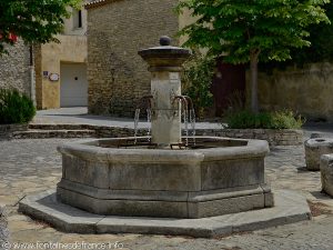 La Fontaine Place de la Chapelle