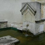 La fontaine Place des Anciennes Casernes