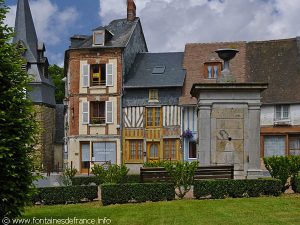 La Fontaine Place de La Fontaine de Fervaques