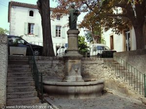 La Fontaine Place de la Révolution