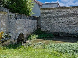 L'abreuvoir du quartier des Fontaines