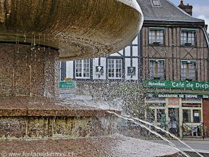 La Fontaine Place Brévières