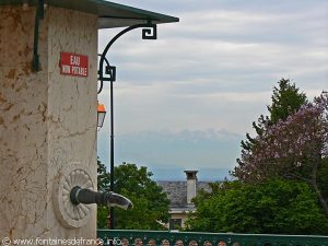 La Fontaine de l'Horloge et le Lavoir