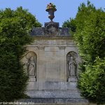 La Fontaine Saint-Gervais, Saint-Protasi