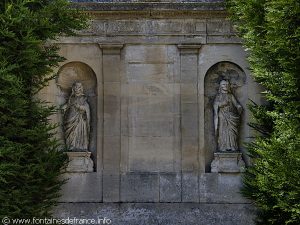 La Fontaine Saint-Gervais, Saint-Protasi