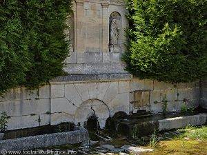 La Fontaine Saint-Gervais, Saint-Protasi