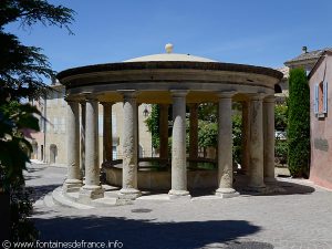 La Fontaine Lavoir Place du Mail