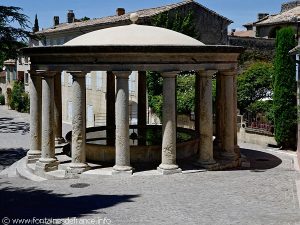 La Fontaine Lavoir Place du Mail